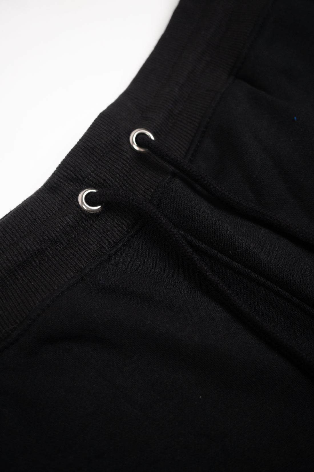 Honest Herat Black