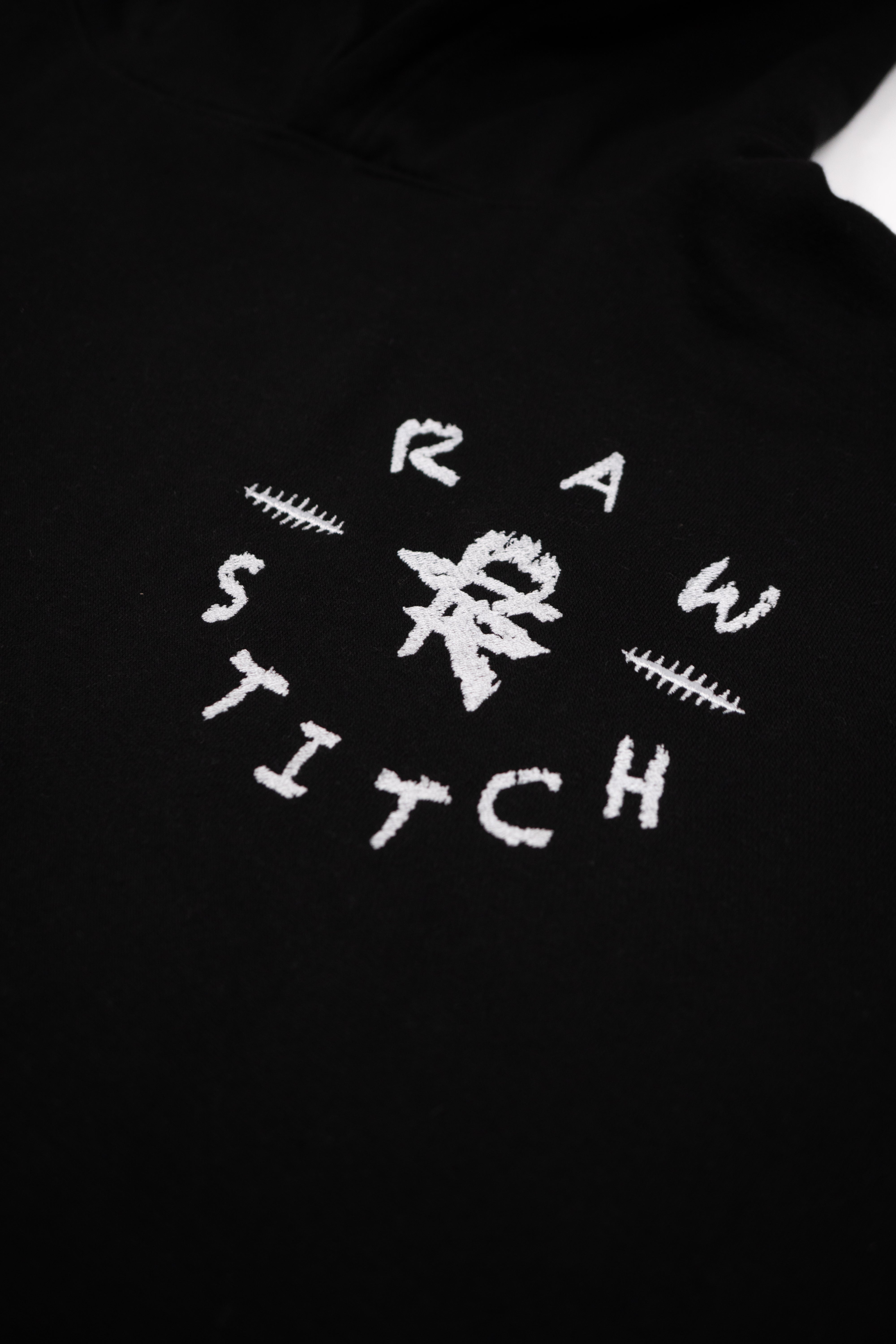 Apex Pullover Black